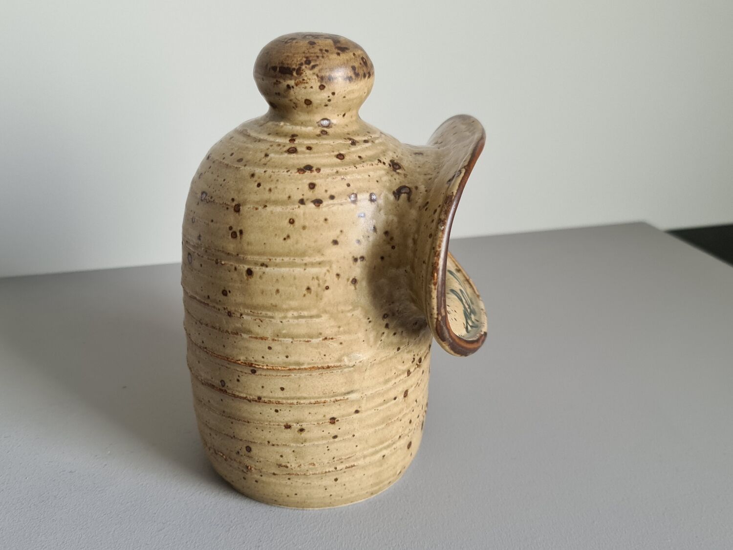 Pyrite stoneware pot