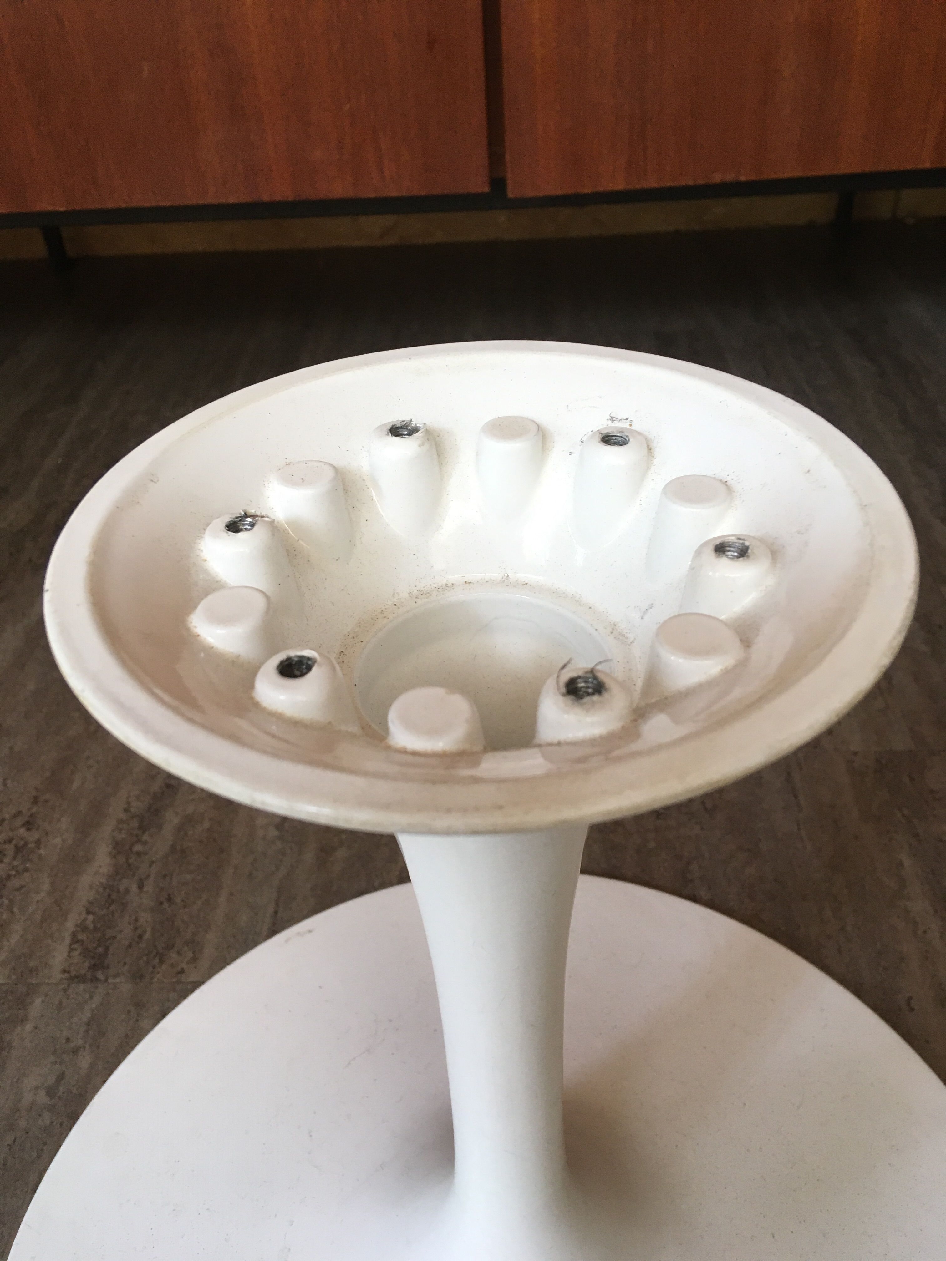 Eero Saarinen Tulip chair, produced by De Coene Courtrai