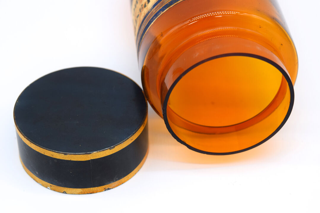 Pharmacy/apothecary old amber glass pot