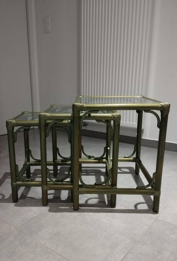 Ensemble de 3 tables gigognes en rotin et bambou , dlg de Maugrion, époque vintage