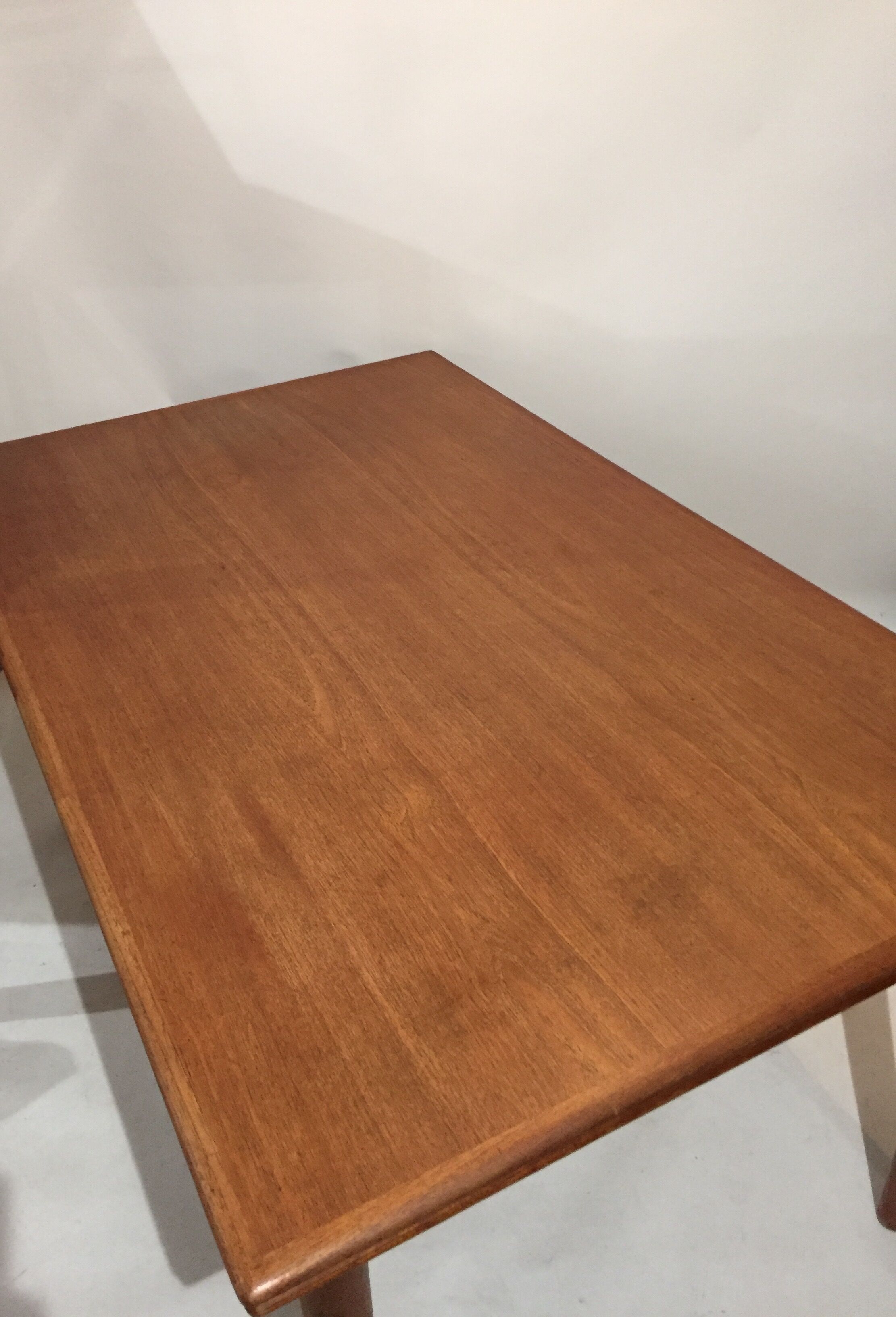 Scandinavian dining table with extension