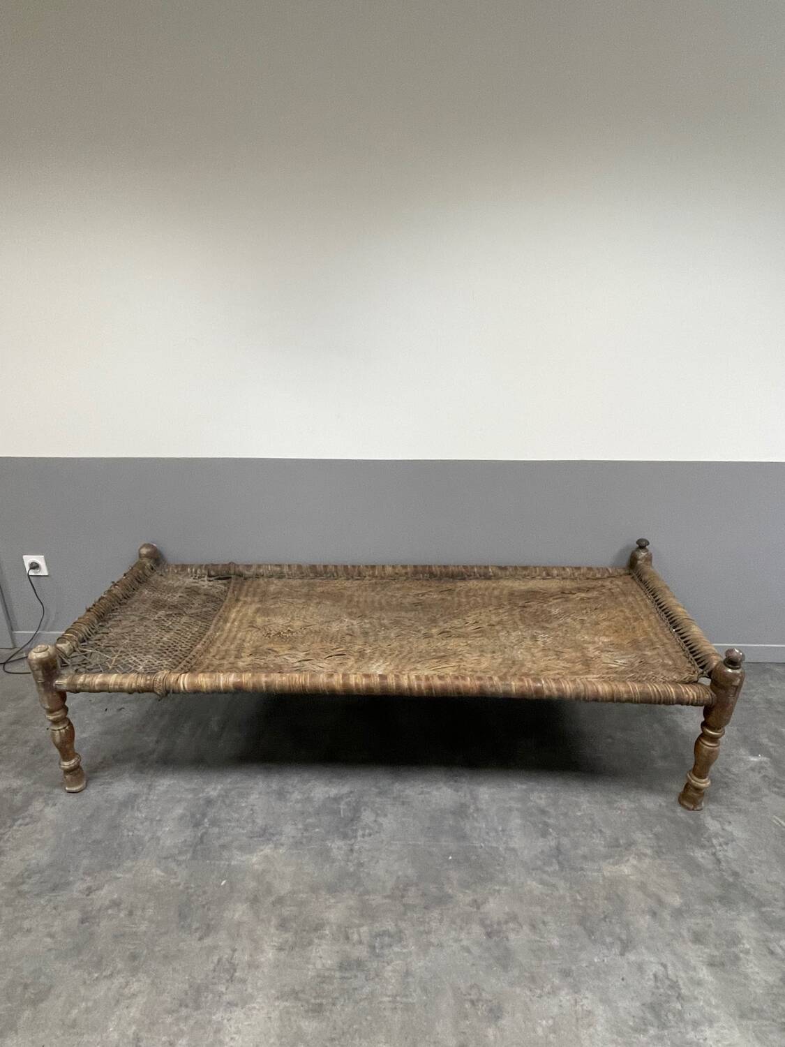 Traditional Indian lamp "sharpoï", around 1960.