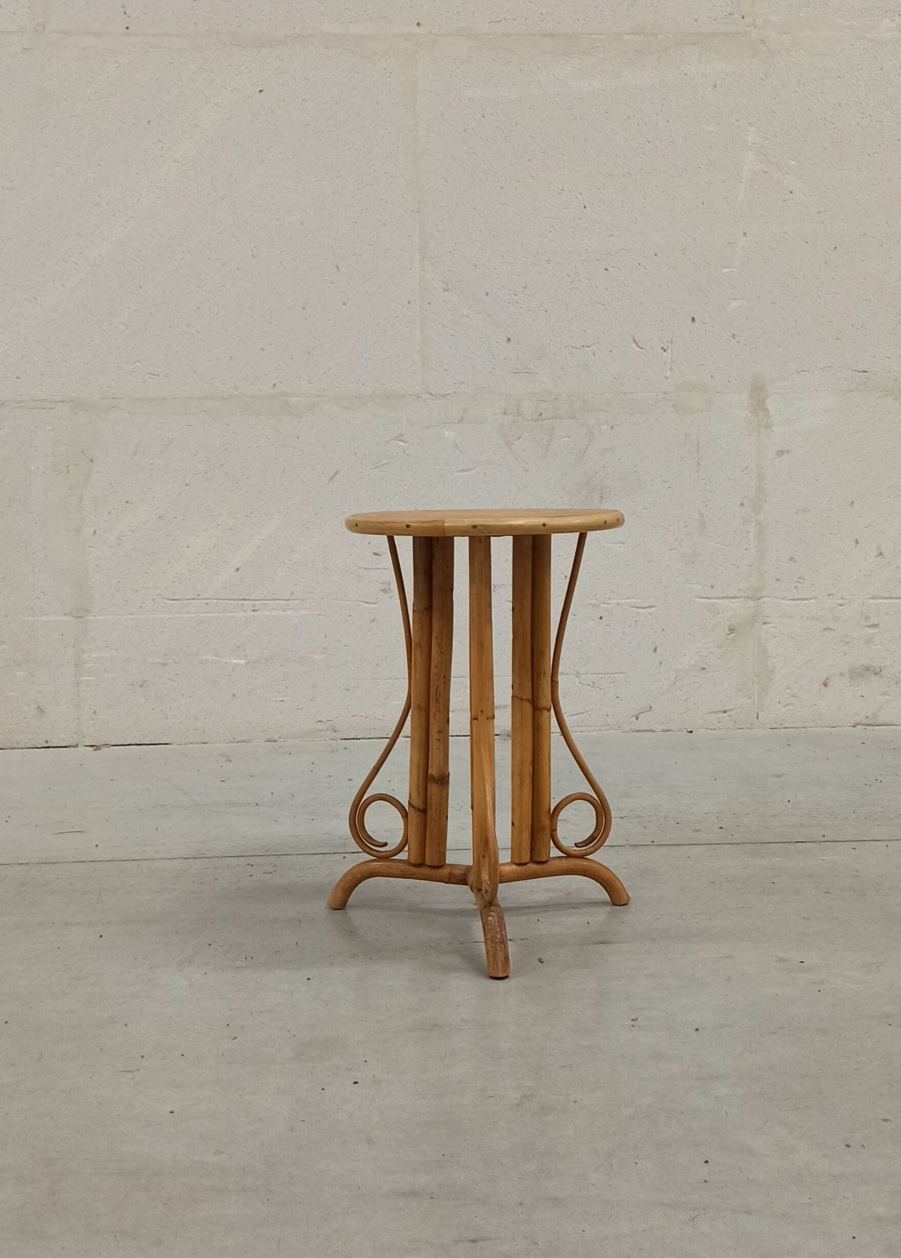 Bamboo and rattan pedestal table