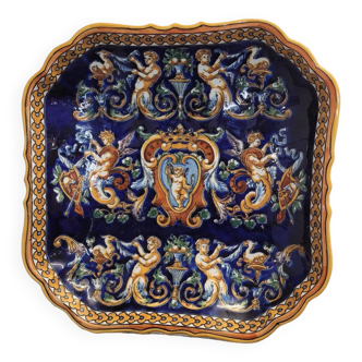 Hollow dish of Gien with Renaissance decoration