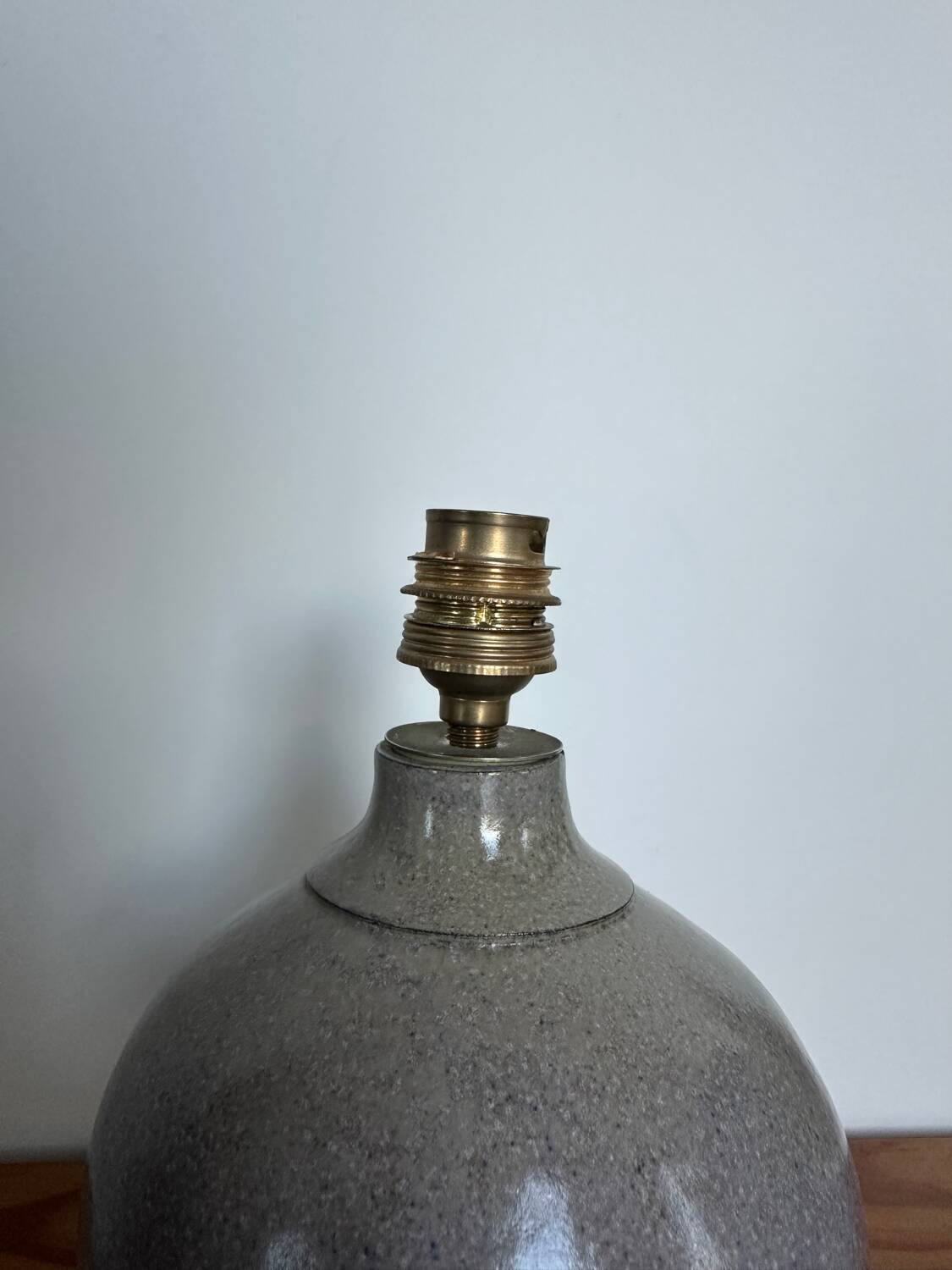 Ceramic ball lamp base