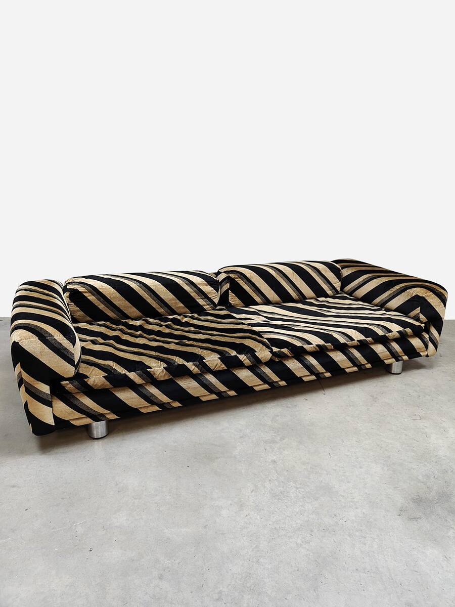 Canapé Diplomat de Howard Keith des années 1970 au design mid-century.