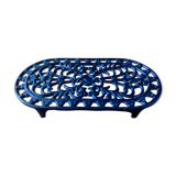 Black enamelled cast iron dish