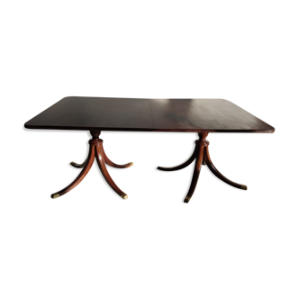 English dining room table in mahogany veneer late nineteenth with two extensions (from 1m80 to 2m80)