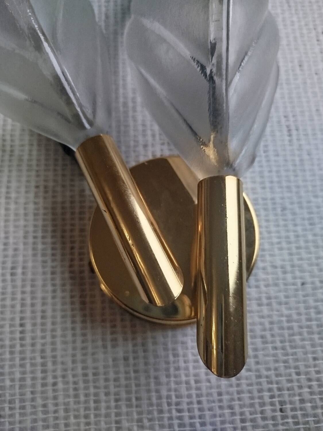 Pair of wall sconces with Italian leaf design in Barovier Murano style.