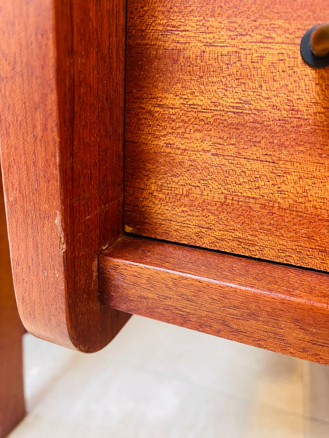 Commode vintage plaquage teck – circa 1970