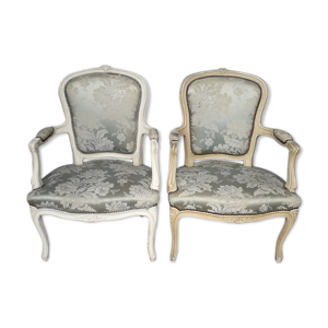 Paire de fauteuils cabriolet