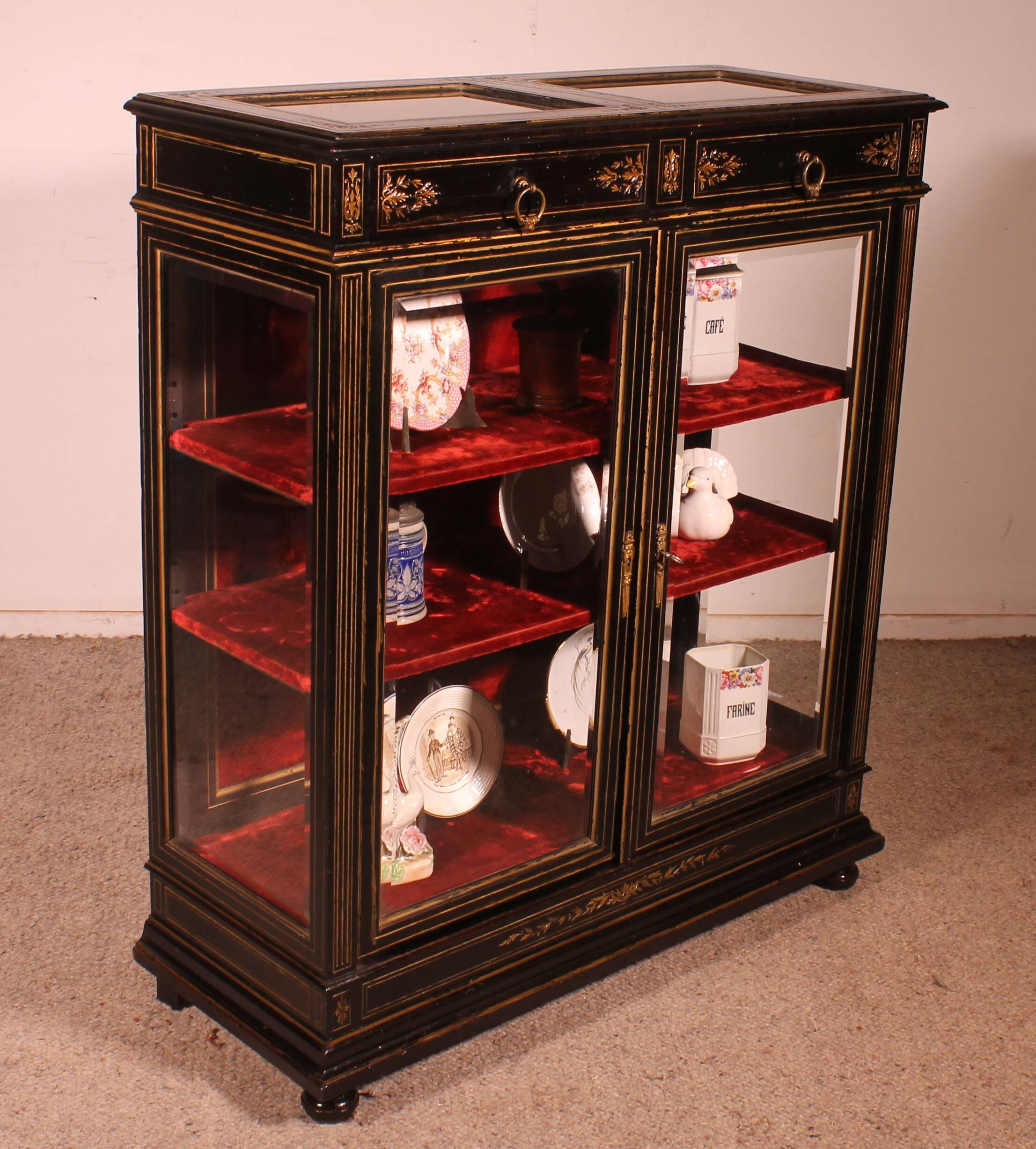 Napoleon III period collector's display cabinet