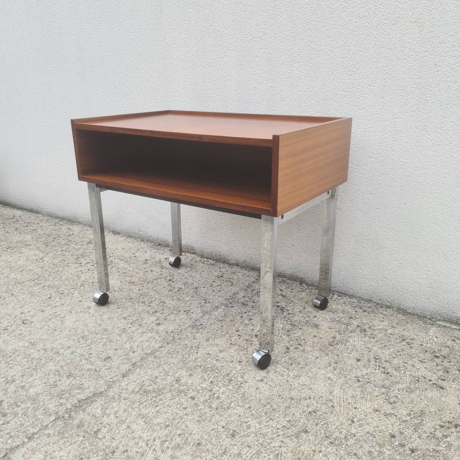 Meuble Hi-fi, desserte, d'appoint sur roulettes, teck vintage 1960