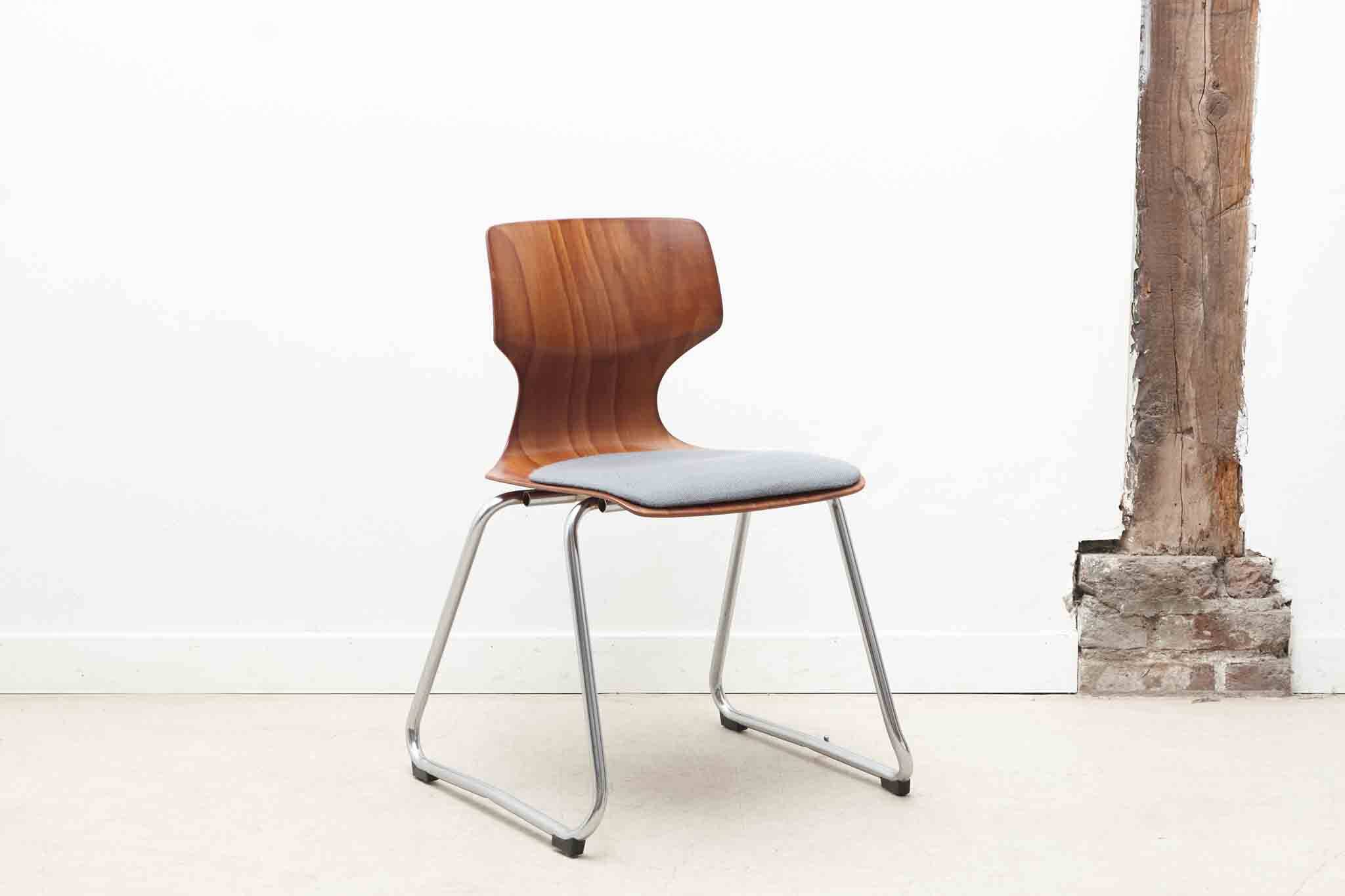 Flötotto sled chair with curved oak and chrome shell