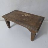 old small wooden bench step