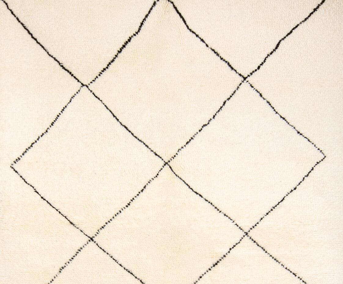 Berber beni ourain ecru rug with black diamonds 217 x 158 cm