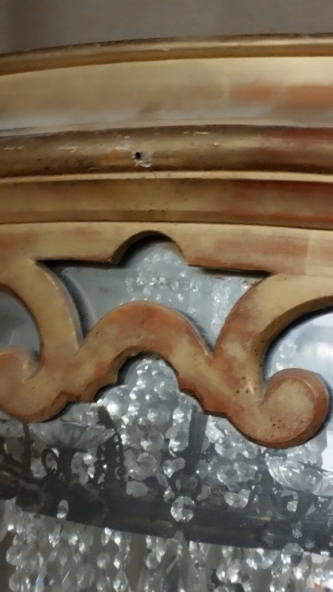 Miroir En Bois Et Peinture Dorée , Période 800,
