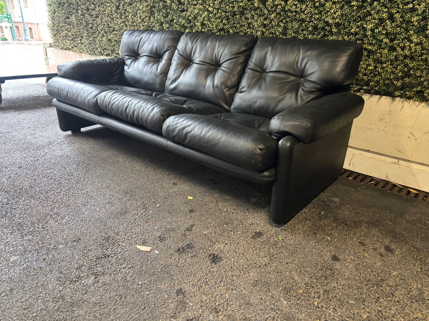 Black leather 3-seater sofa – Tobia Scarpa for B&B Italia