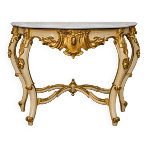 Console de style Louis - dessus