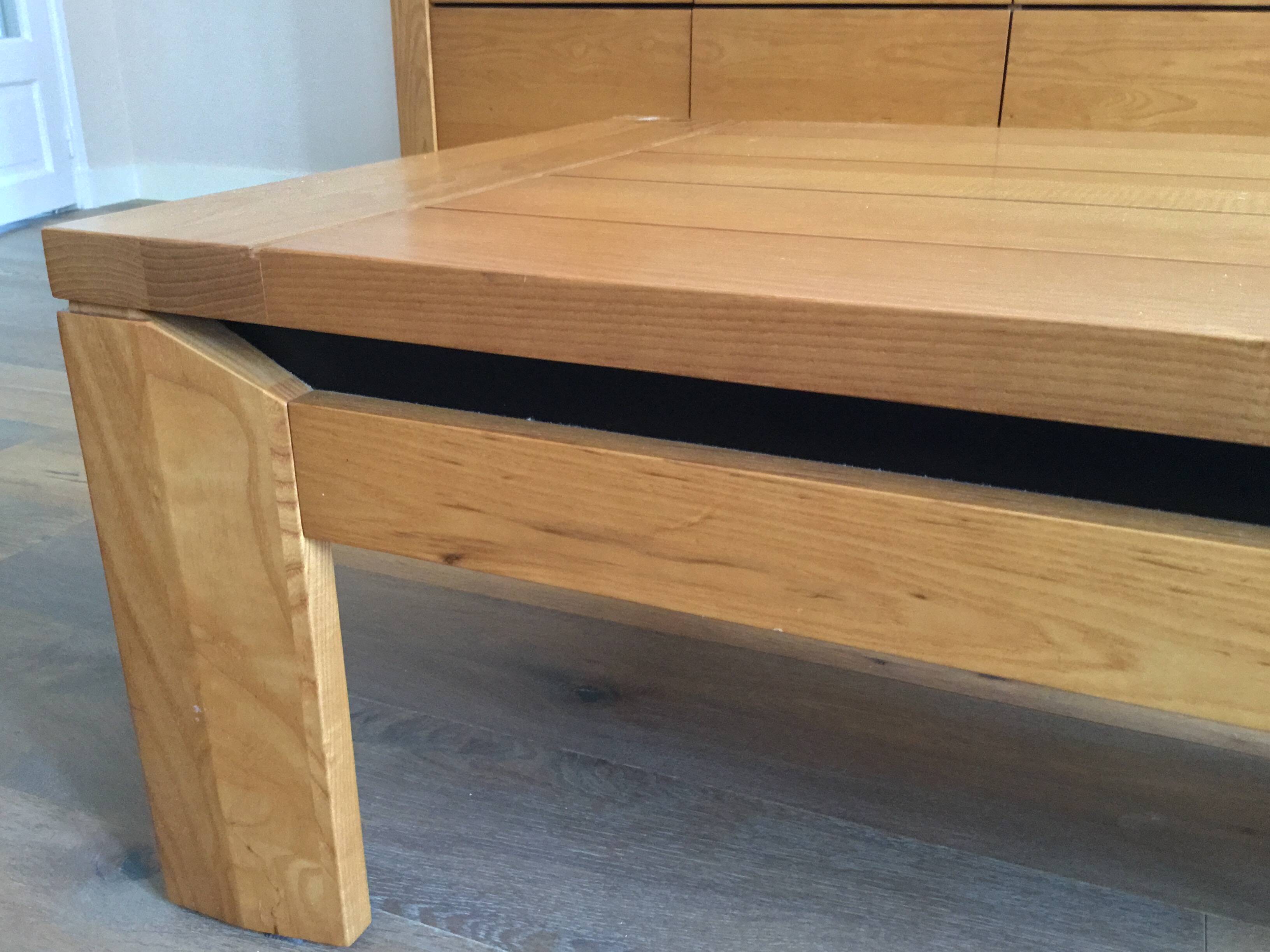 Table basse frêne massif