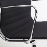 Set of 2 Vitra Aluminium Group chairs model EA108