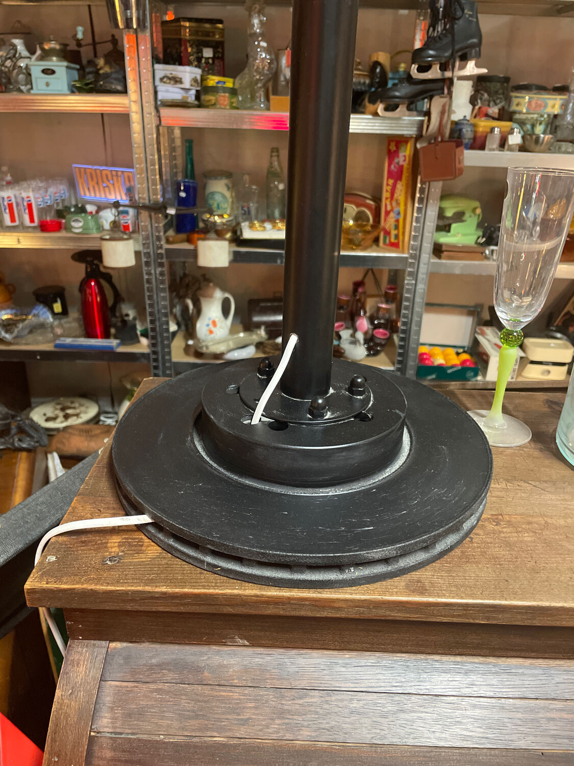 Vintage car headlight lamp mounts in lamp