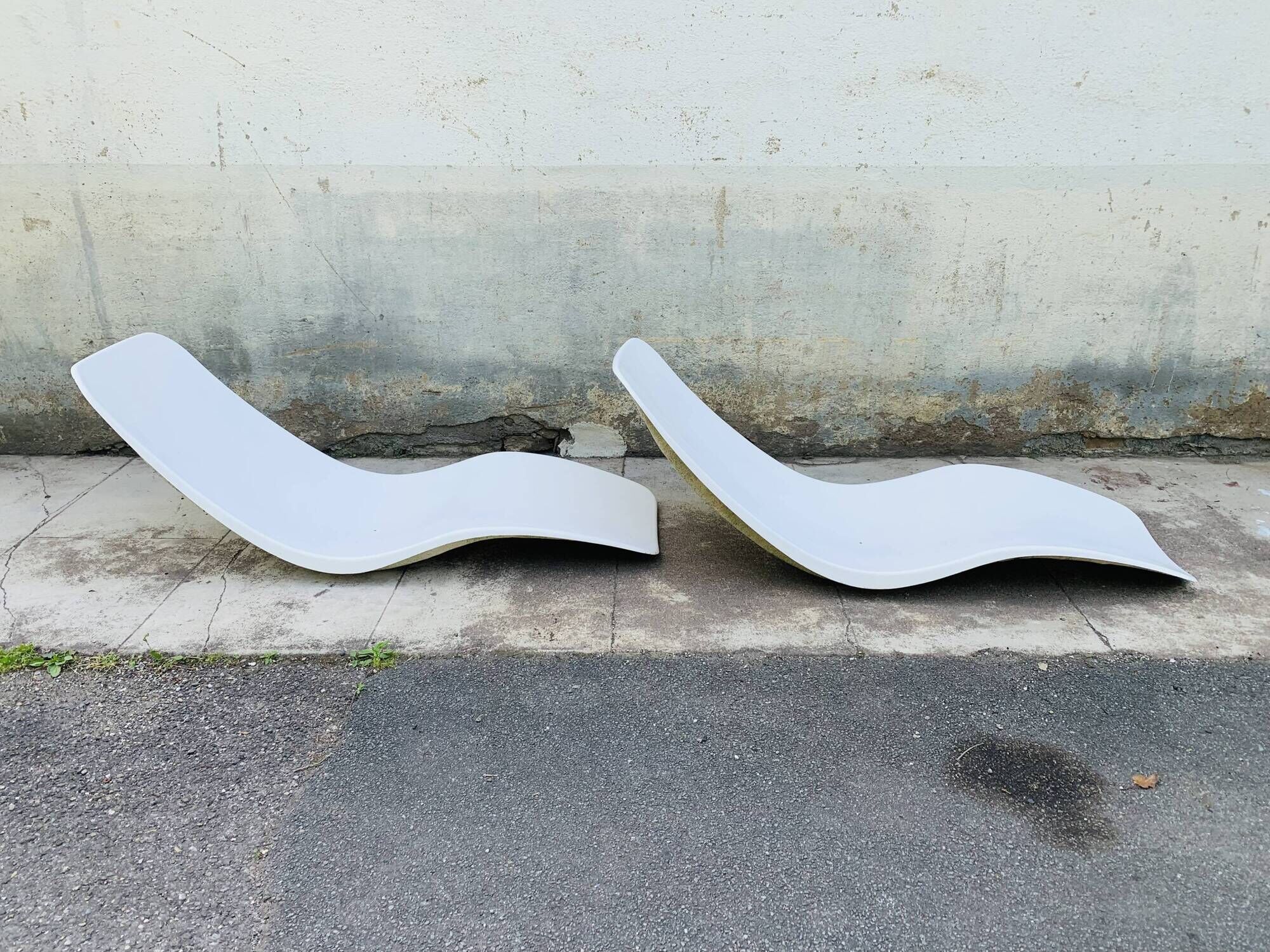Pair of Eurolax R1 sunbeds by Charles Zublena