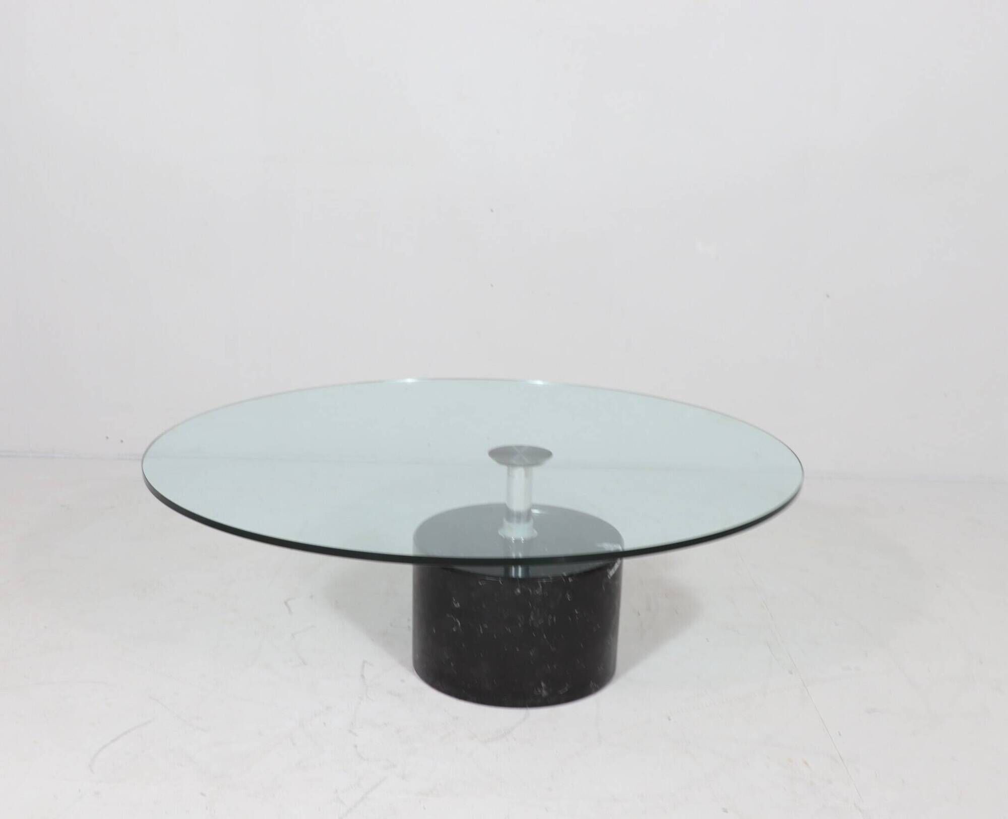 Giorgio et Maurizio Cattelan. Table basse/table basse, marbre, Italie, années 1980