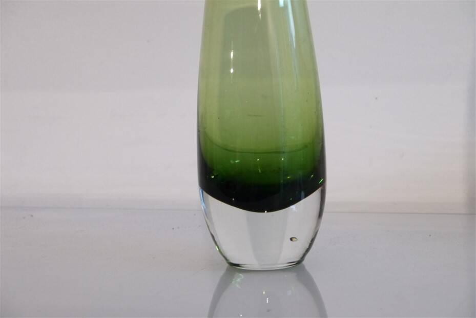 Vase vintage scandinave en verre 1960