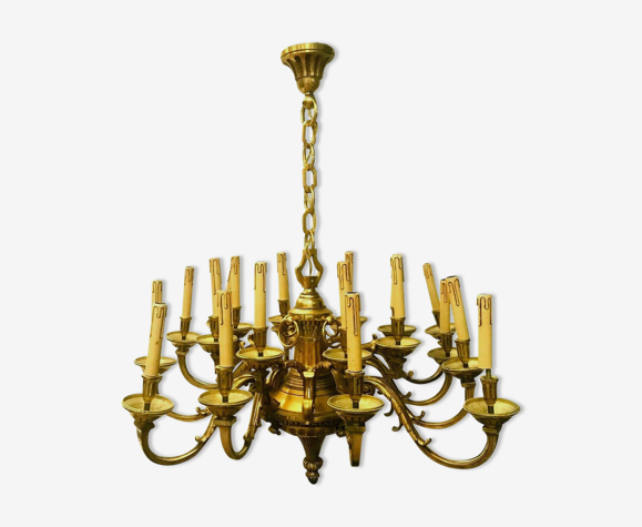 Lustre de style Louis XV en bronze massif doré Vingt bras de lumière XX siècle