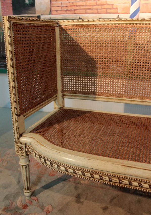 Canapé Louis XVI canné XXeme