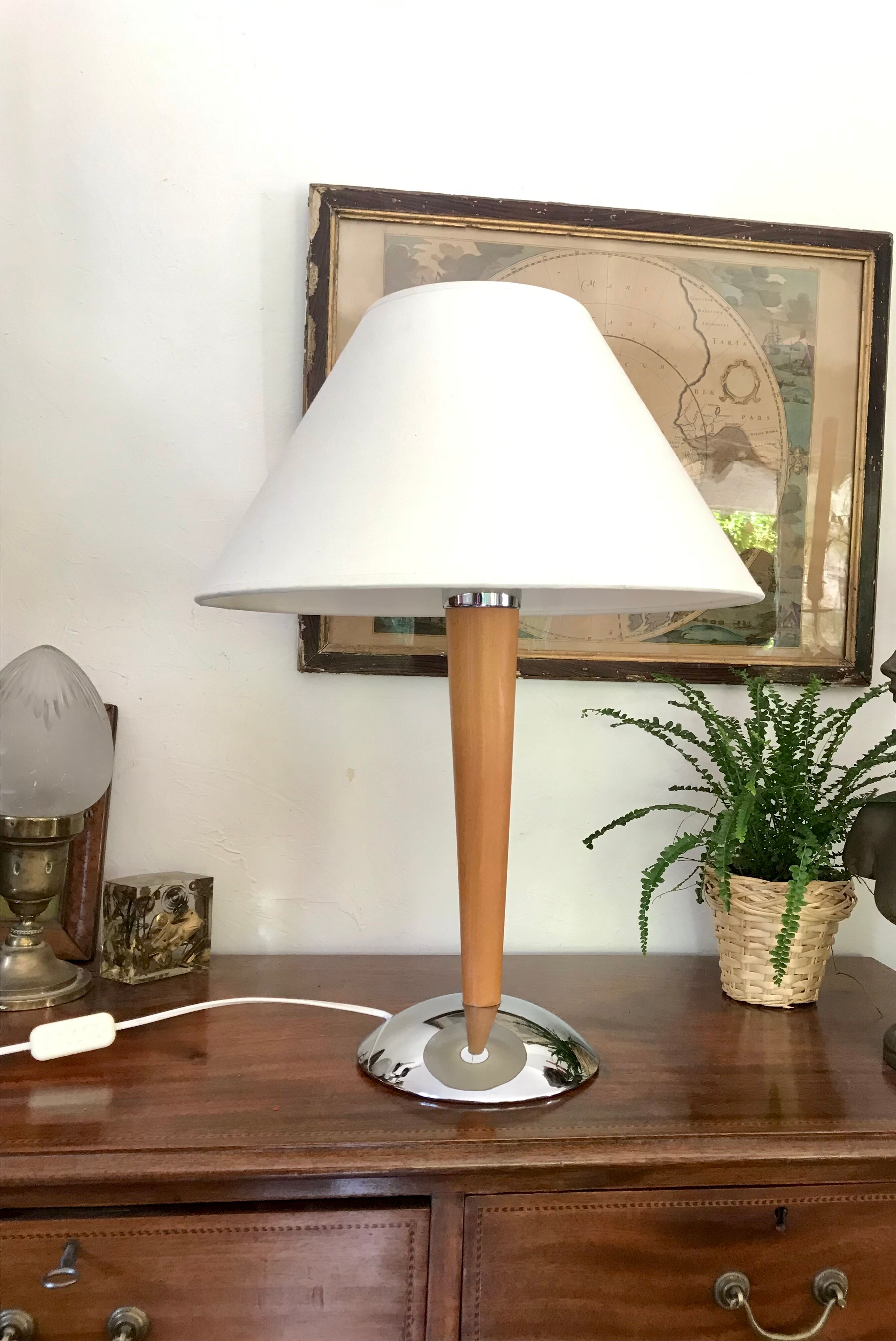 Vintage lamp stand
