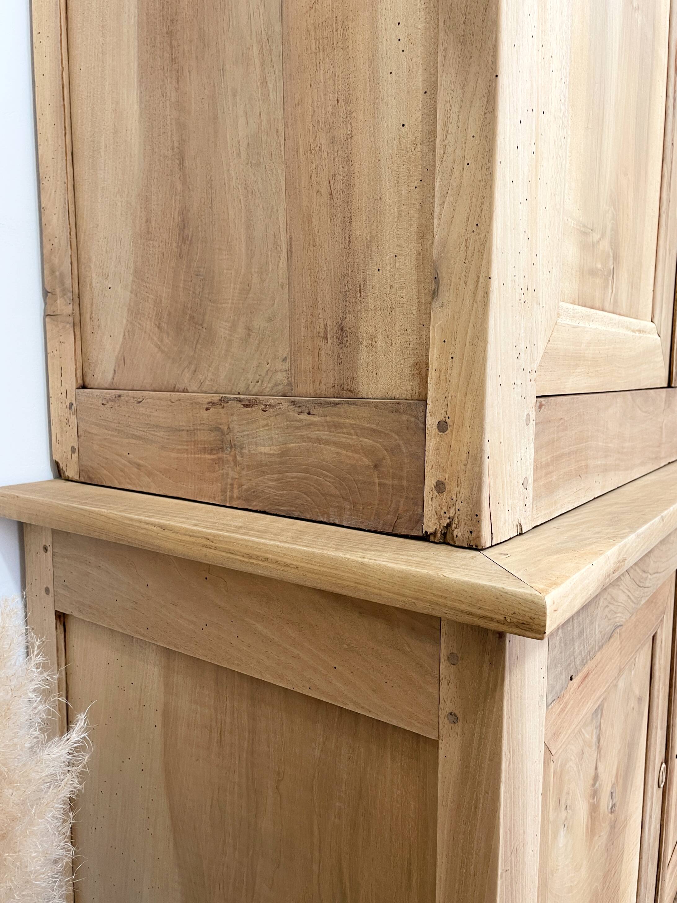 Antique two-body buffet in solid wood (restored)