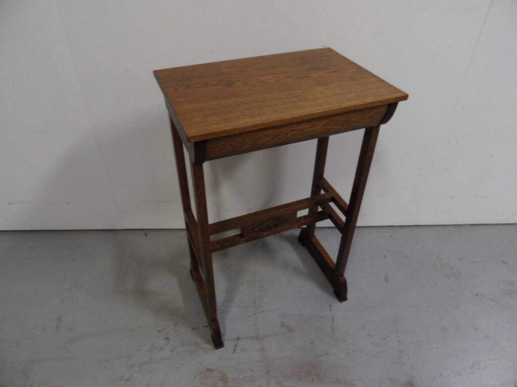 Vintage oak sidetable with drawer