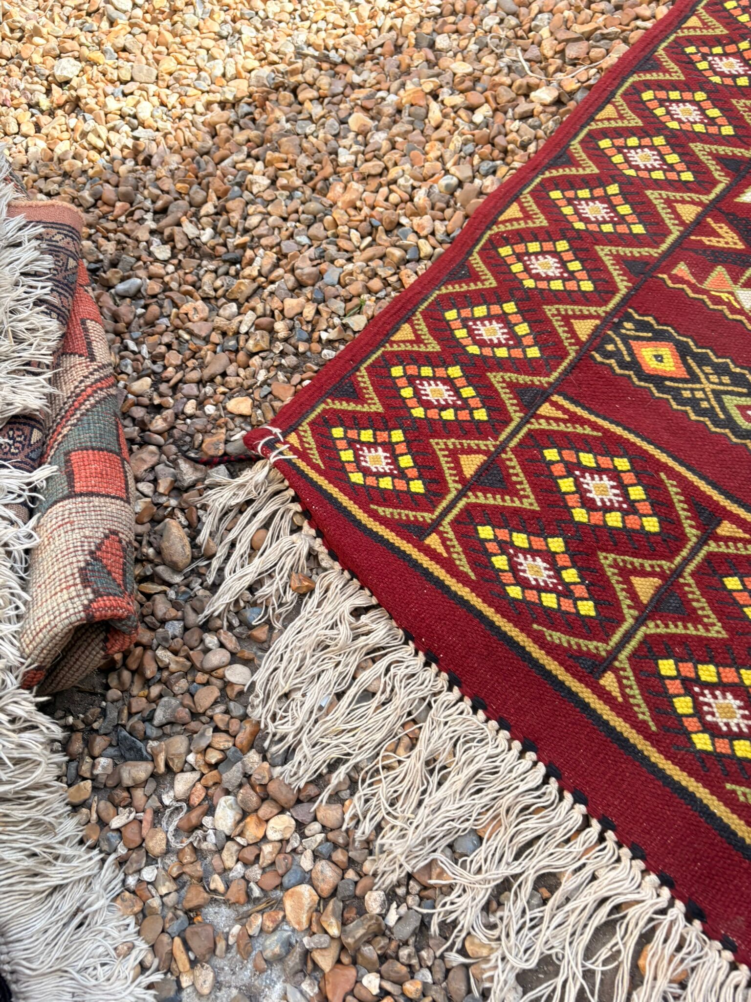 Vintage Boho Chic Berber Kilim Rug 200x115 Wool Tunisia Red