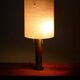 Lampe de table en teck et laiton