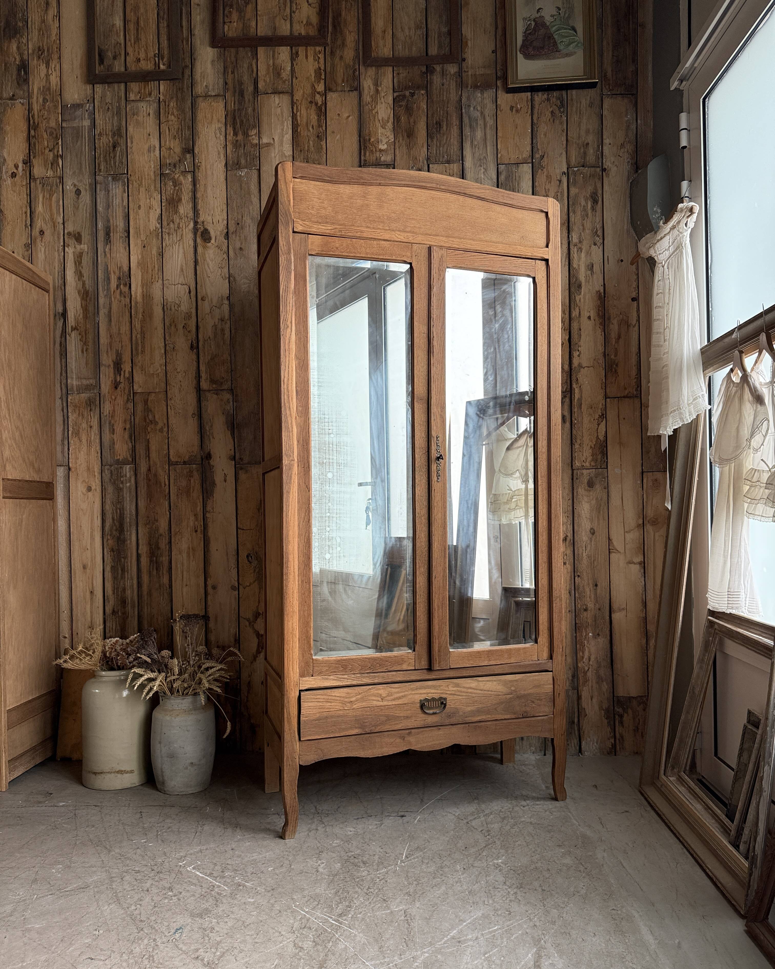 Parisian Art Deco oak wardrobe (renovated)