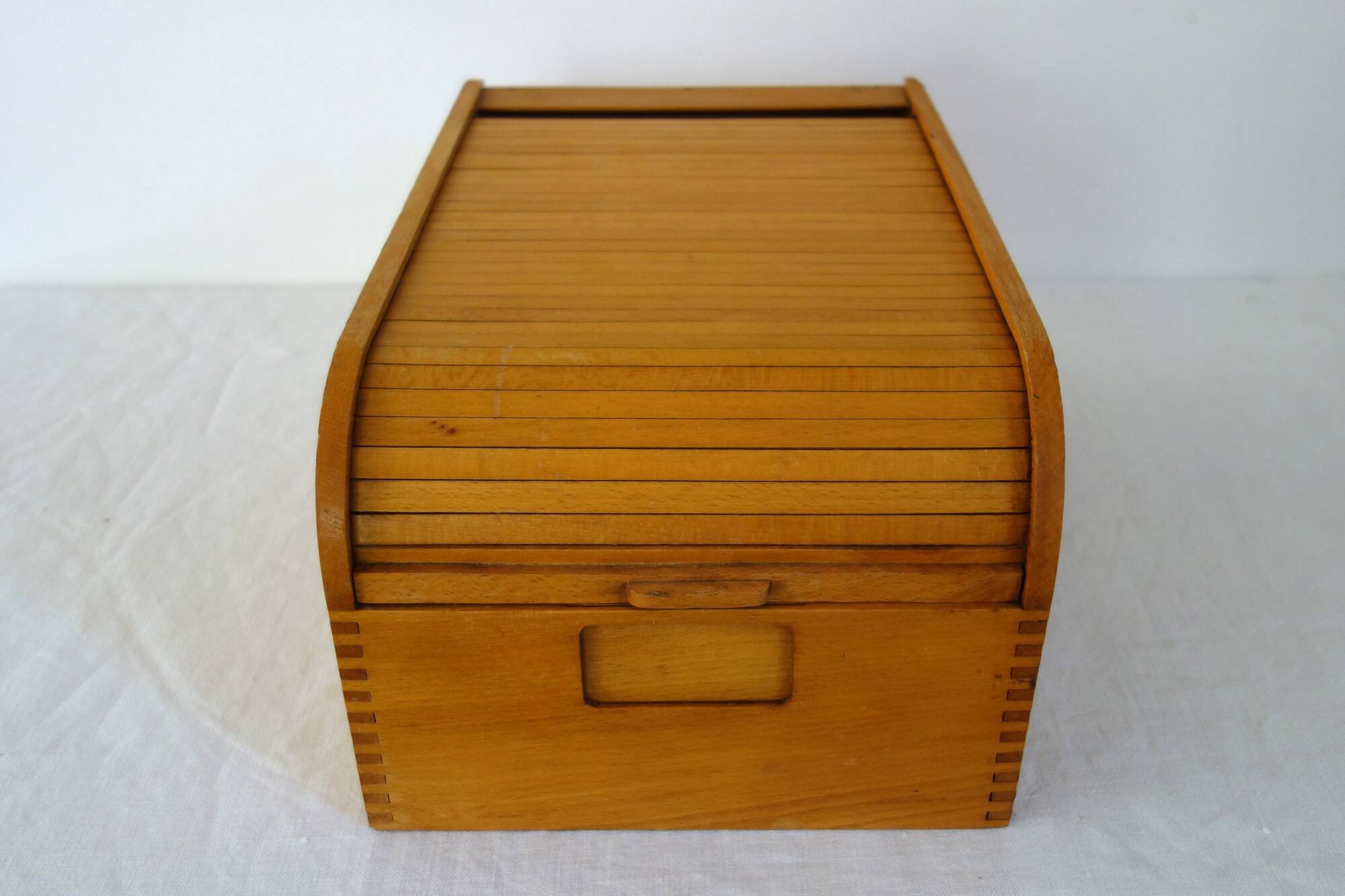Vintage curtain box caisson