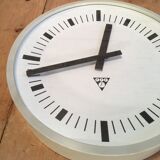 Horloge industrielle de Pragotron années 1970