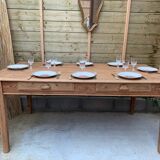 Farm table