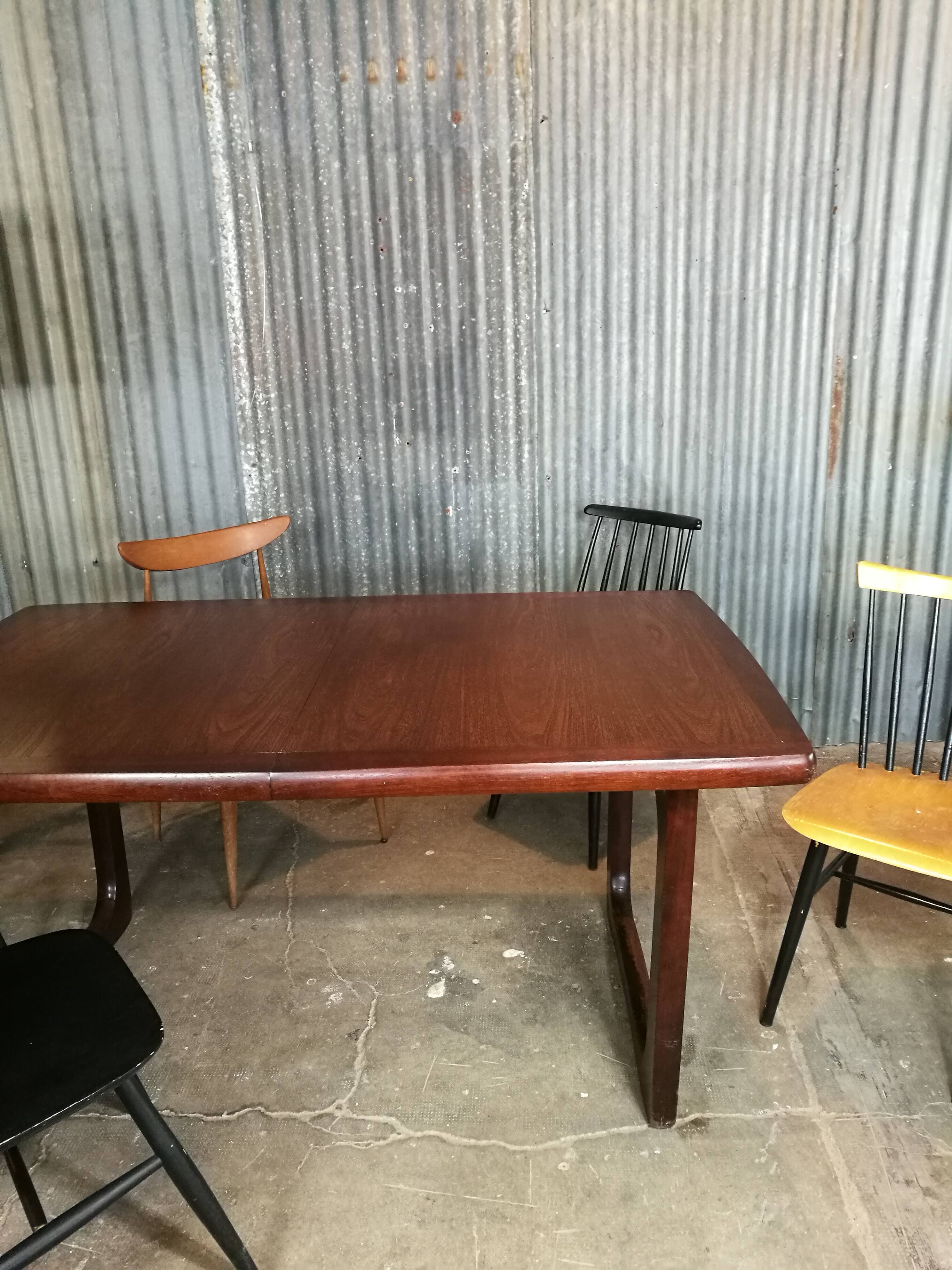 Table de salle à manger scandinave en teck