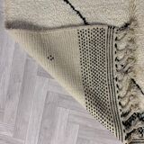 Moroccan rug in natural wool, 250cm x 150cm