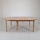 Extendable Solid Oak Dining Table with 2 Leaves