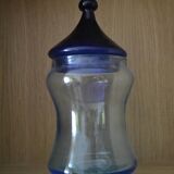 Pot en verre bleu