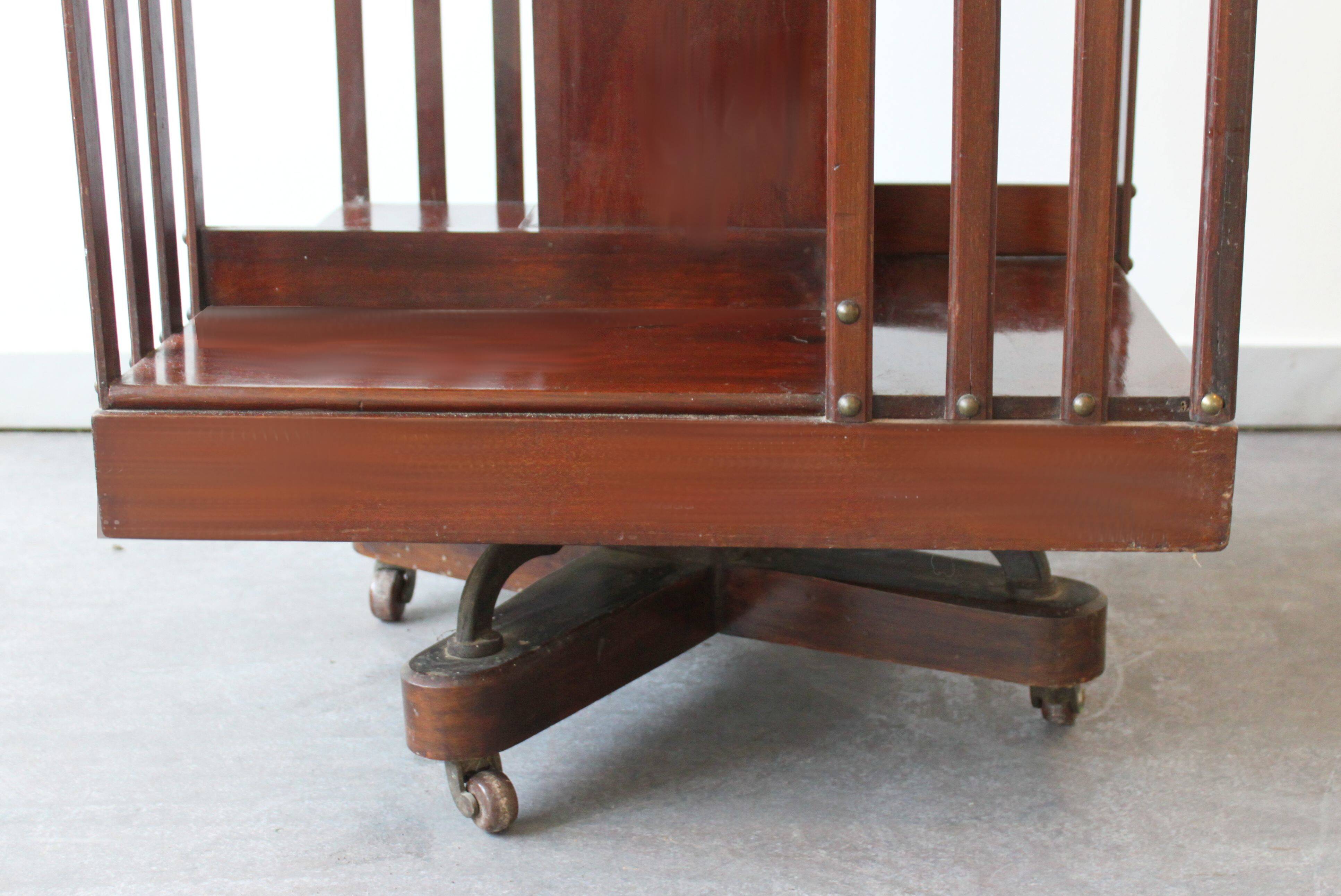 Rotating mahogany library, Regency style, early 20th century.