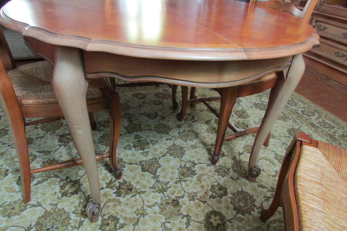 Extendable table and 4 straw chairs, cherry wood