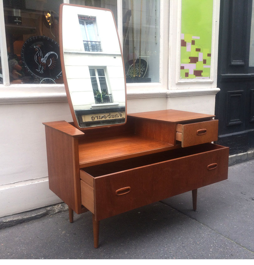 Scandinavian hairdresser in the 1960s teak veneer