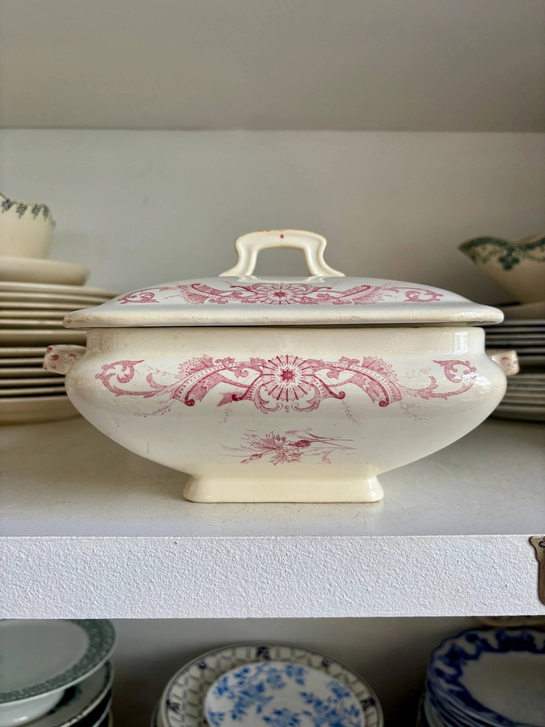 Creil & Montereau square vegetable tureen in ironware, "Centaurée" service