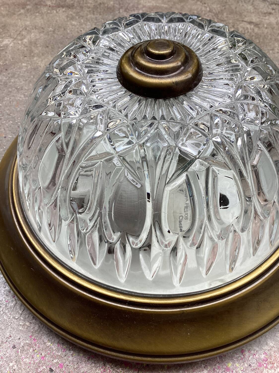 Ceiling light in brass and old molded glass