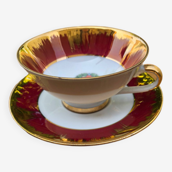 Tasse et sous tasse en porcelaine rouge